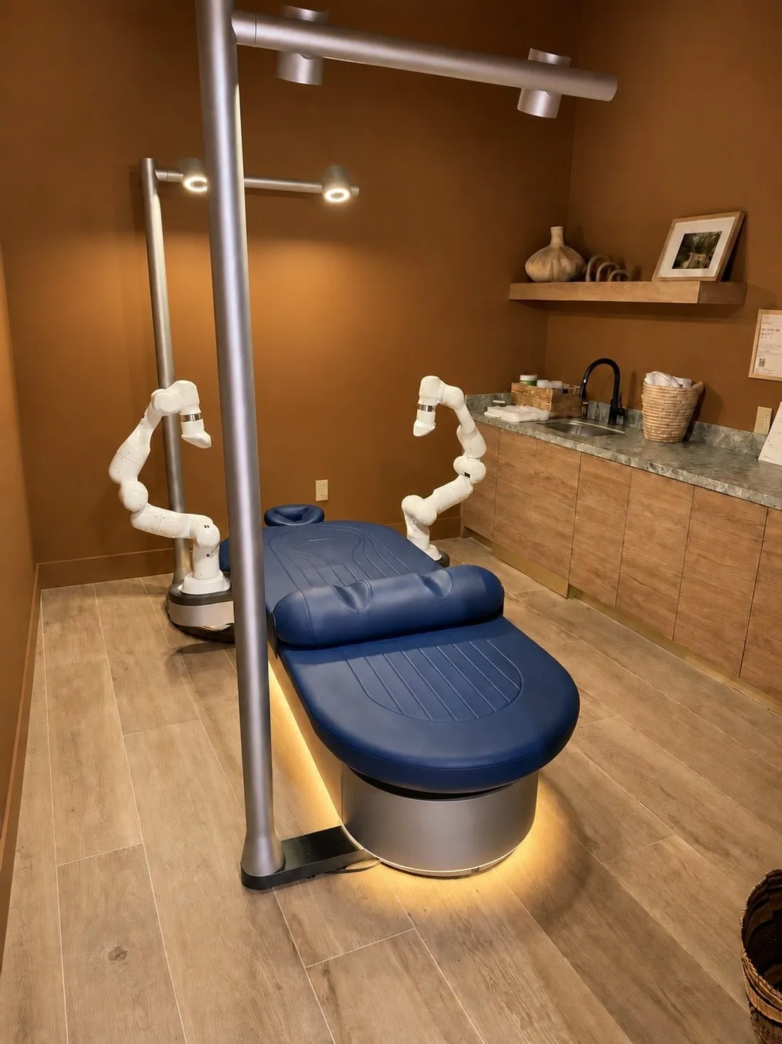 AI-powered robotic massage machine at ARC Recovery in Brickell, Miami